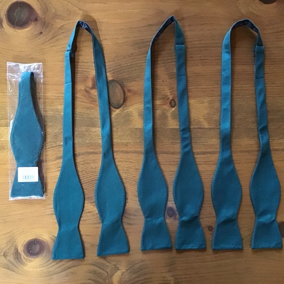 4 Adjustable Bow Ties - Picture 3 of 6